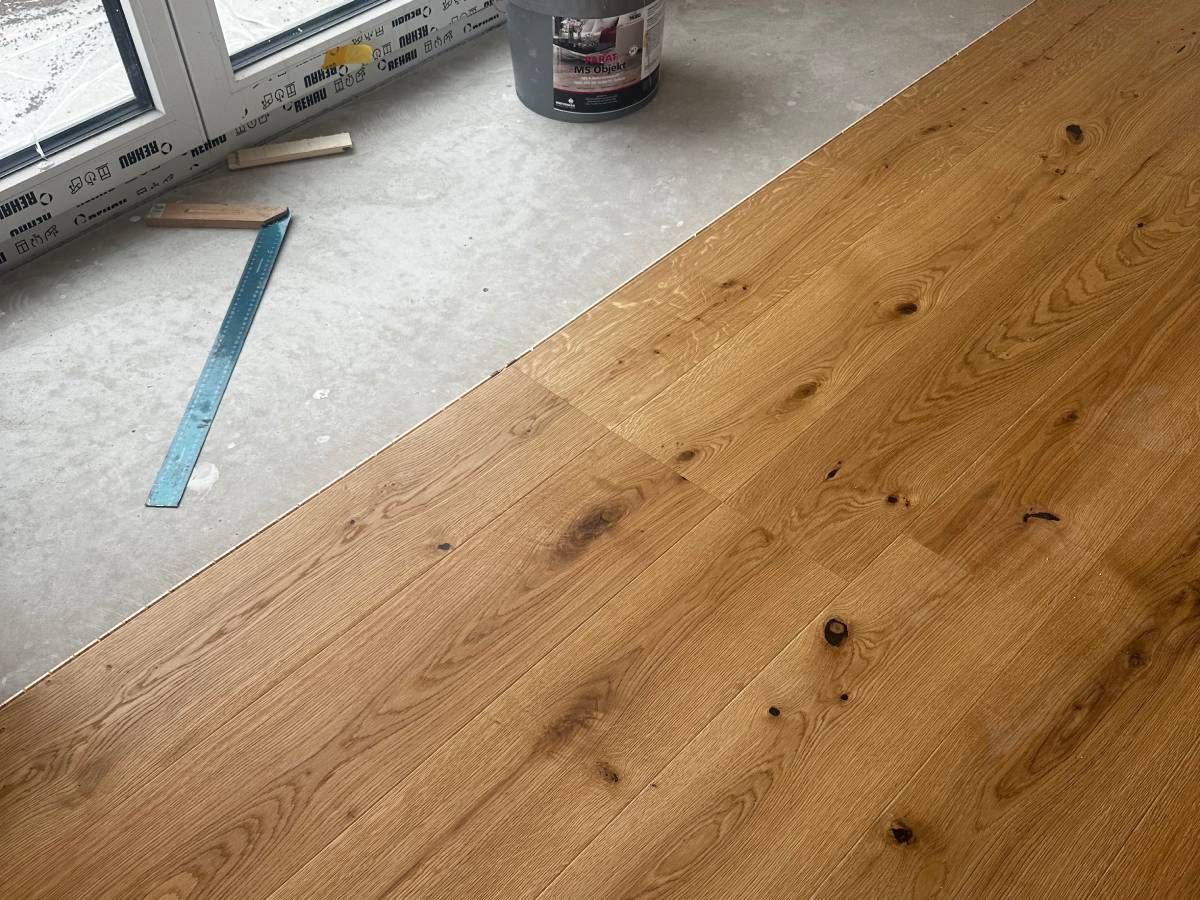 Fachgerecht verlegter Echtholz-Parkettboden in Mannheim